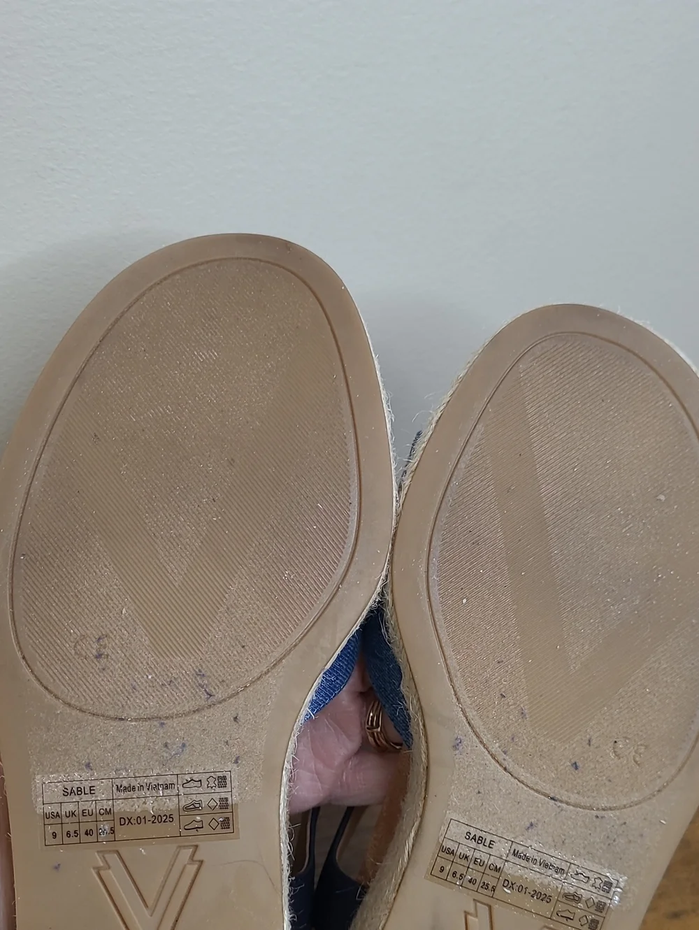 Vionic SABLE Blue Denim & Navy Blue Wedge Espadrille Sandals size 9